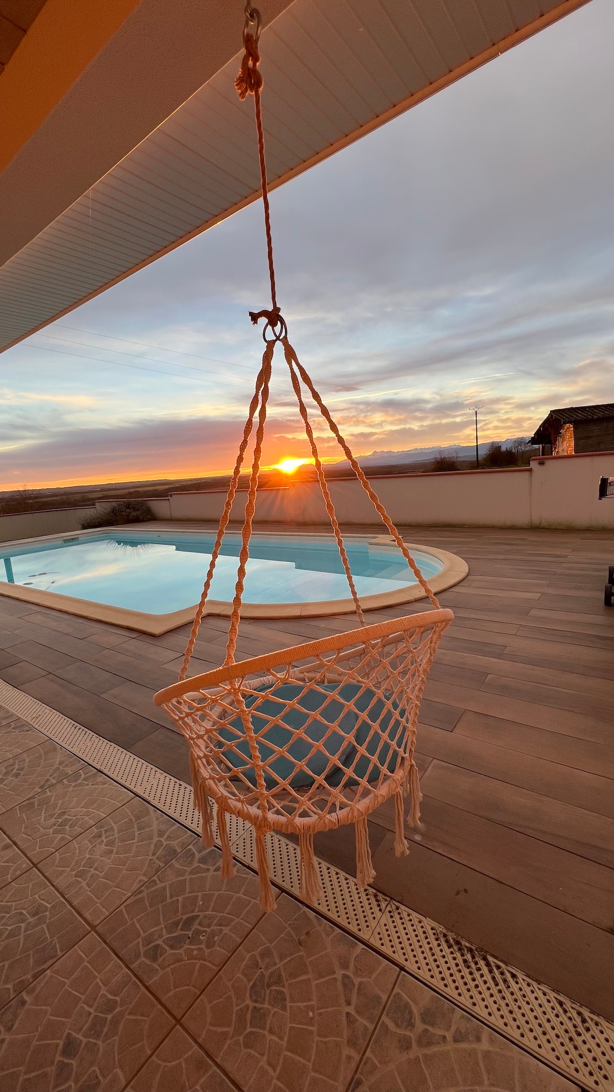 Agréable villa avec piscine vue sur les Pyrénées