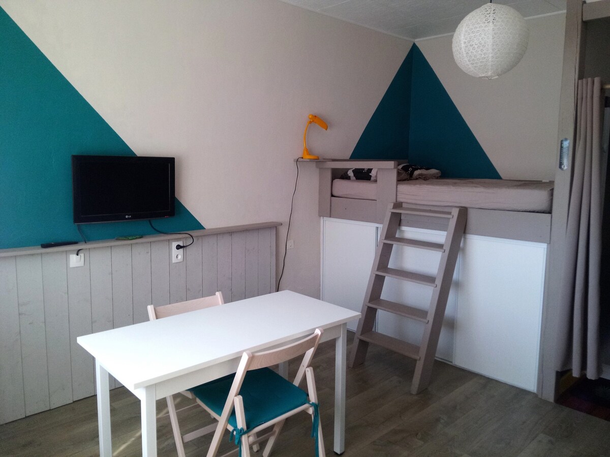 Studio 32m², climatisé, calme avec parking gratuit