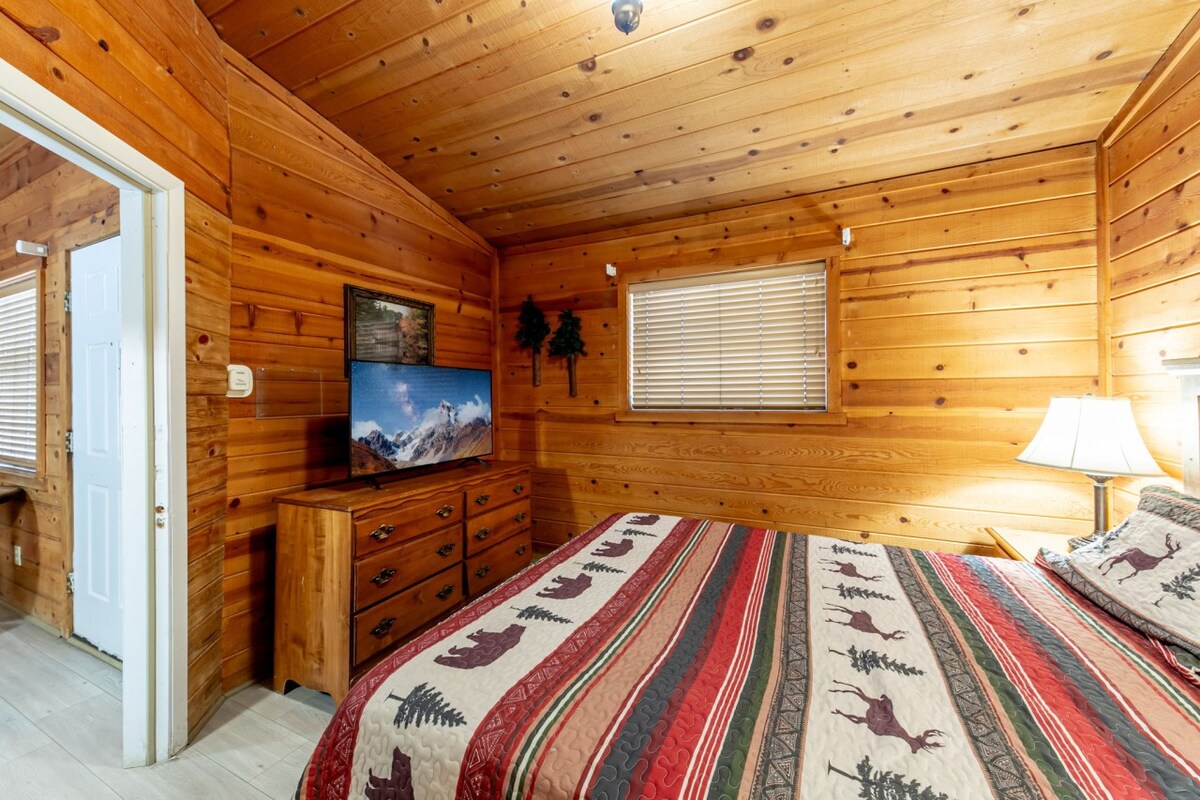 温馨舒适的小木屋-舒适的Hollow Lodge # 9