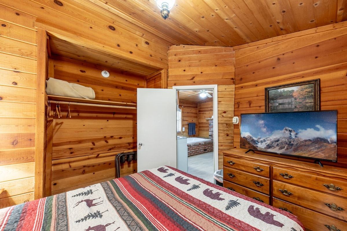 温馨舒适的小木屋-舒适的Hollow Lodge # 9