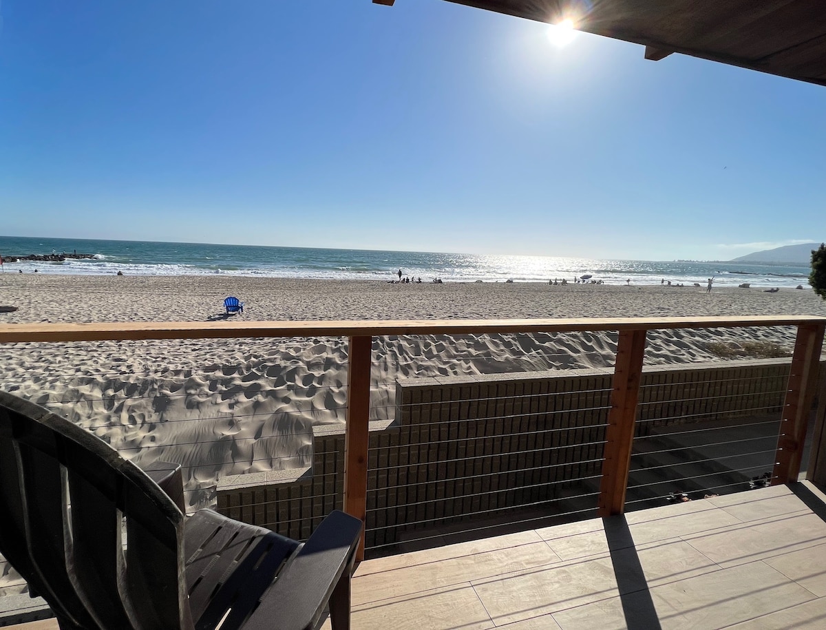 THE GETAWAY - Beachfront retreat in Pierpont Bay.