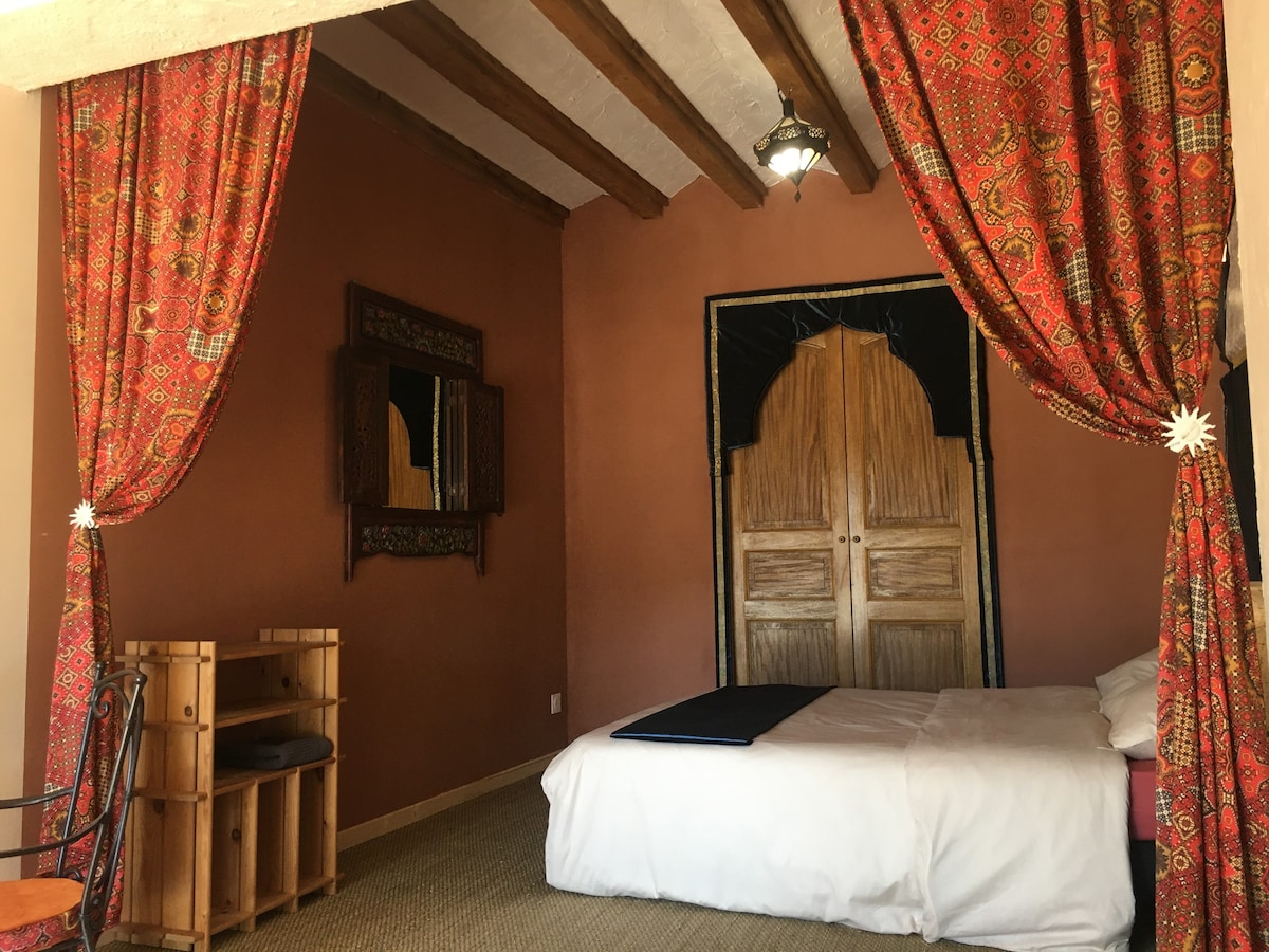 华伦斯令人惊叹的摩洛哥风情卧室