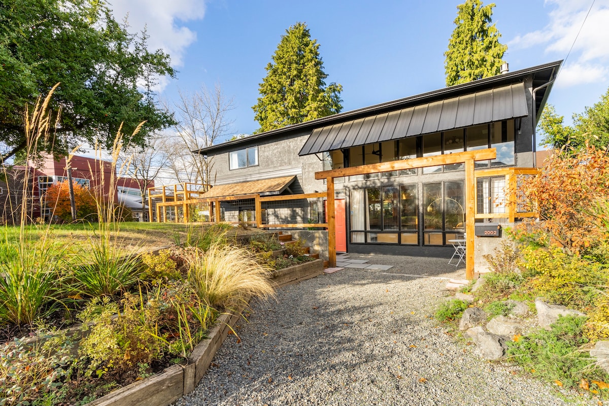 Dearborn Loft House