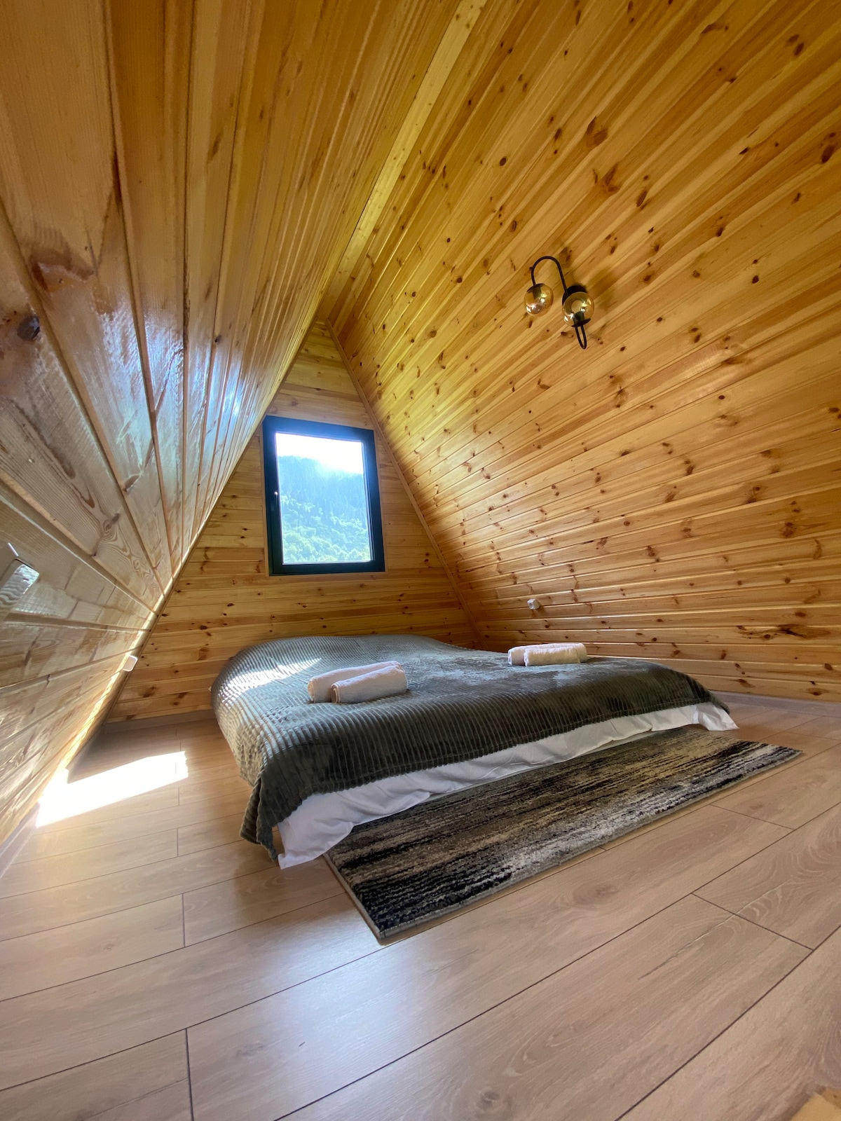 "Labna" Cheerful 2 bedroom cabin.