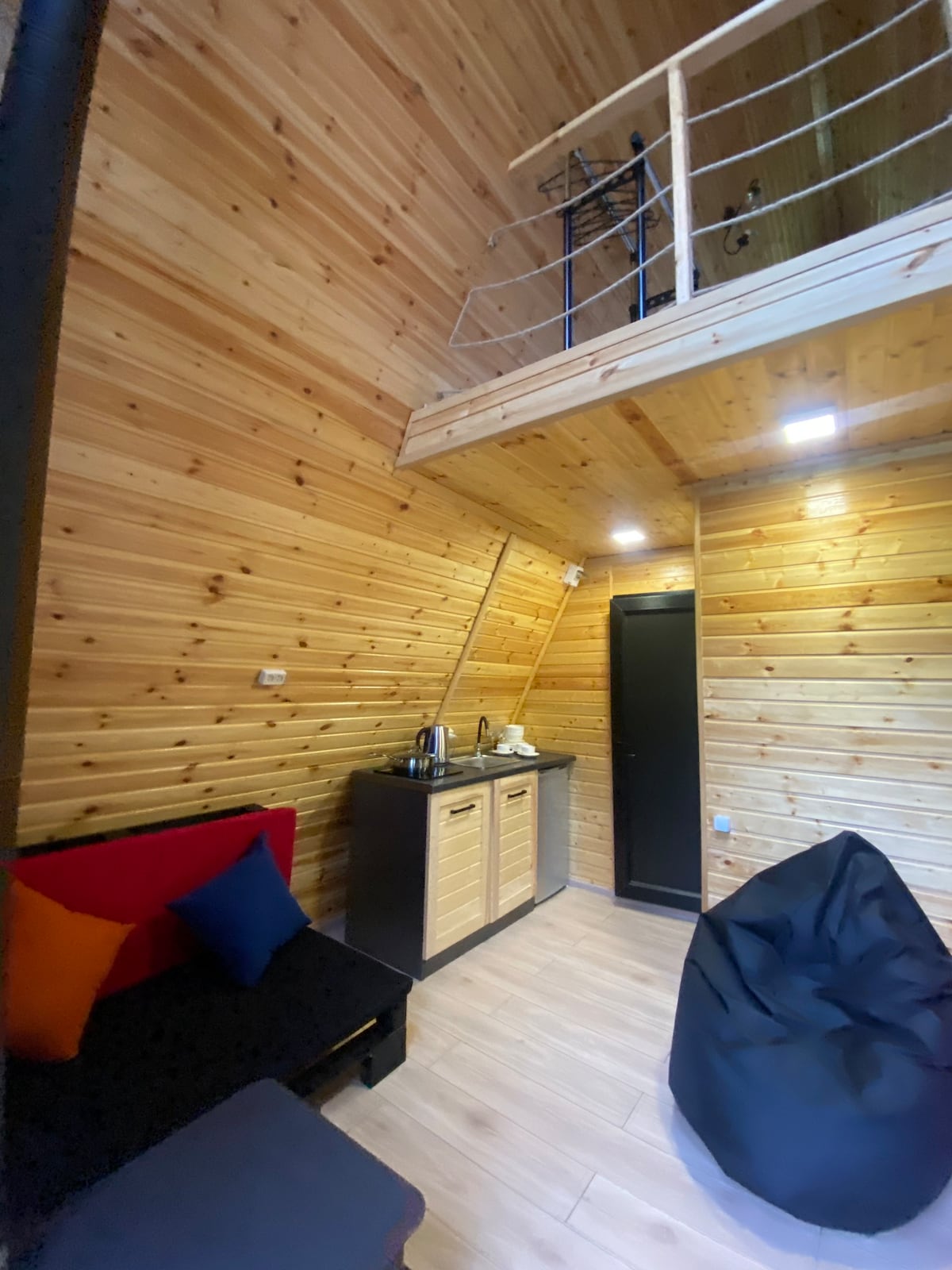 "Labna" Cheerful 2 bedroom cabin.