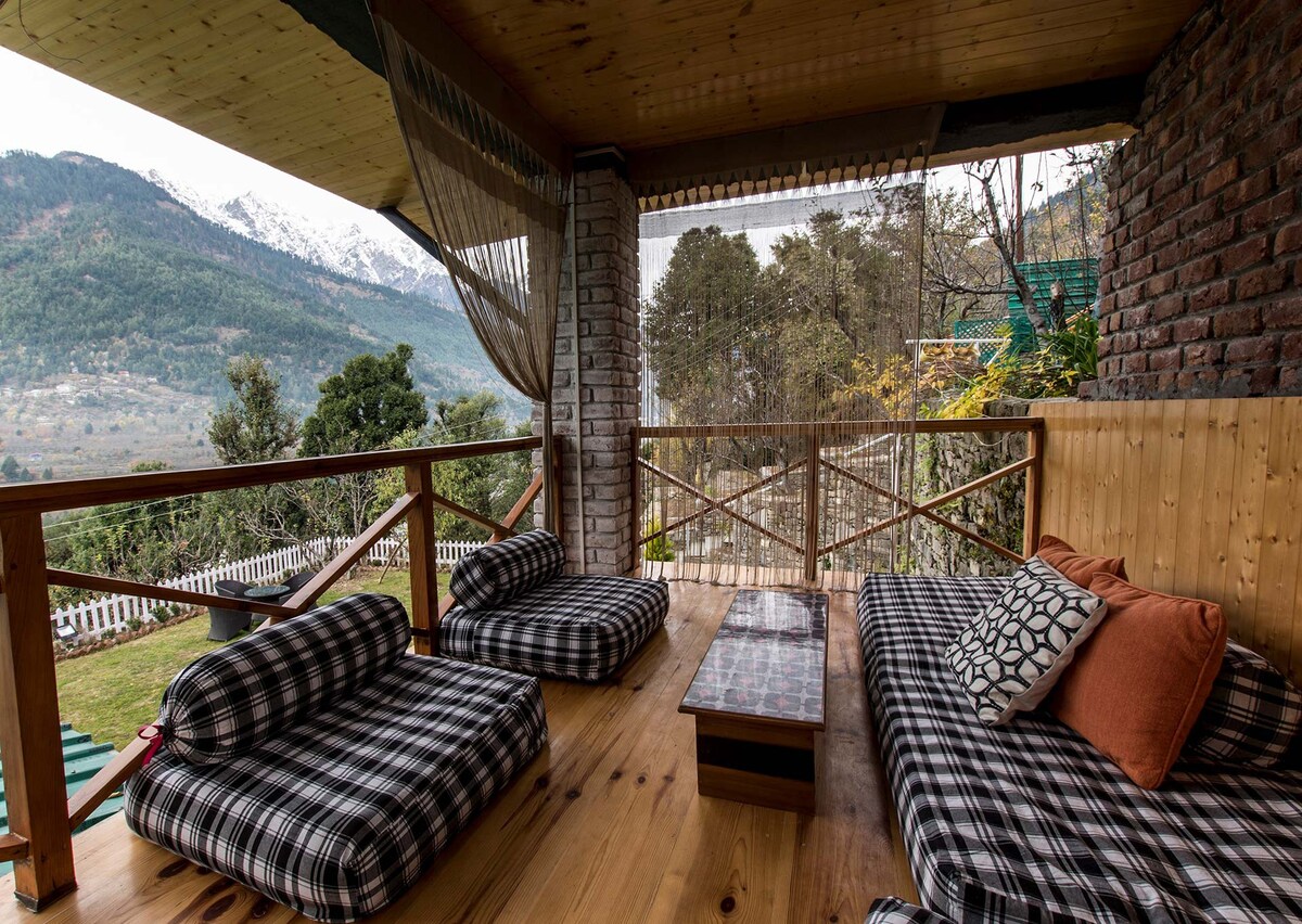 Tulip Terraces - 6BR Dreamy Idylic Home in Manali