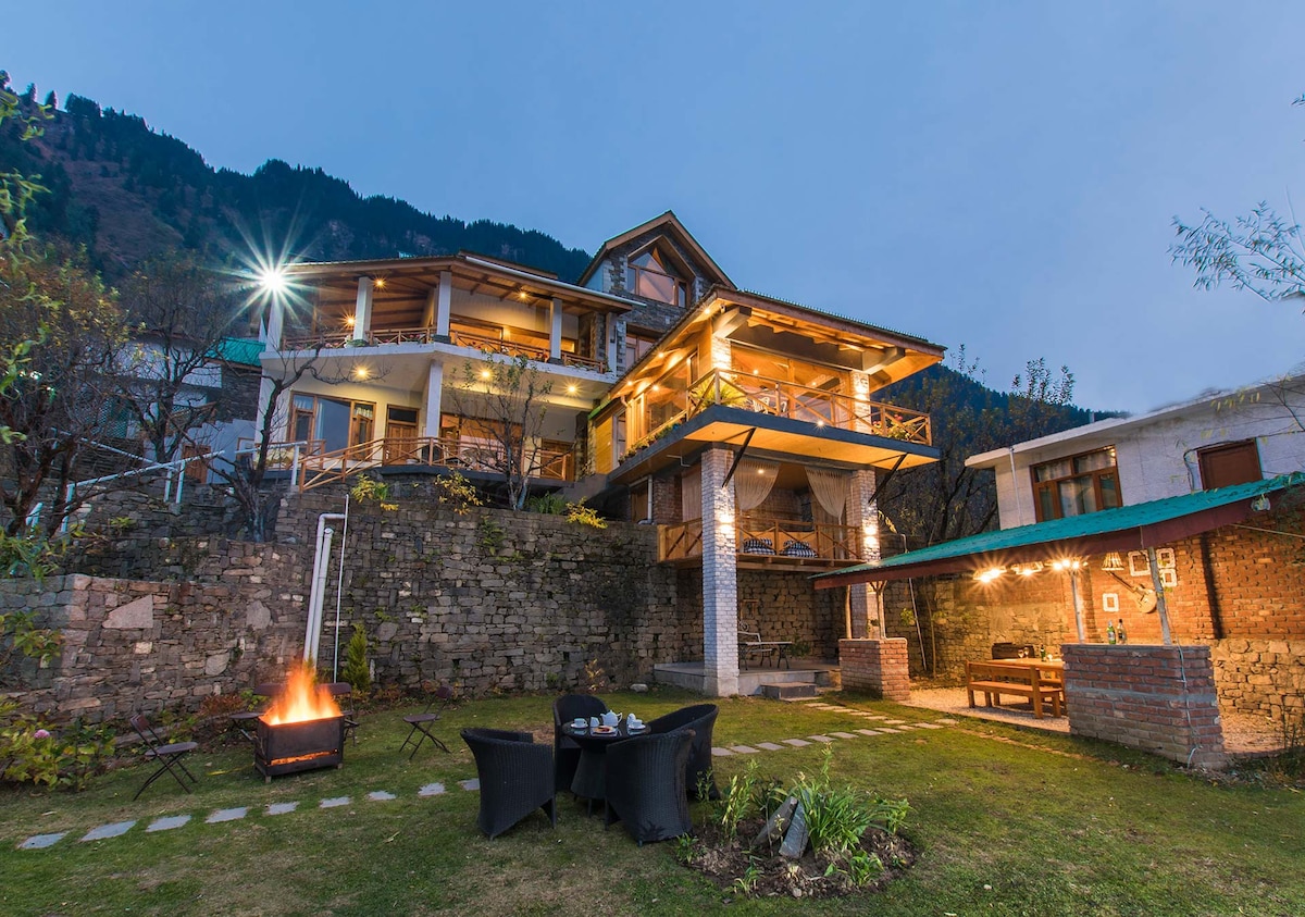 Tulip Terraces - 6BR Dreamy Idylic Home in Manali