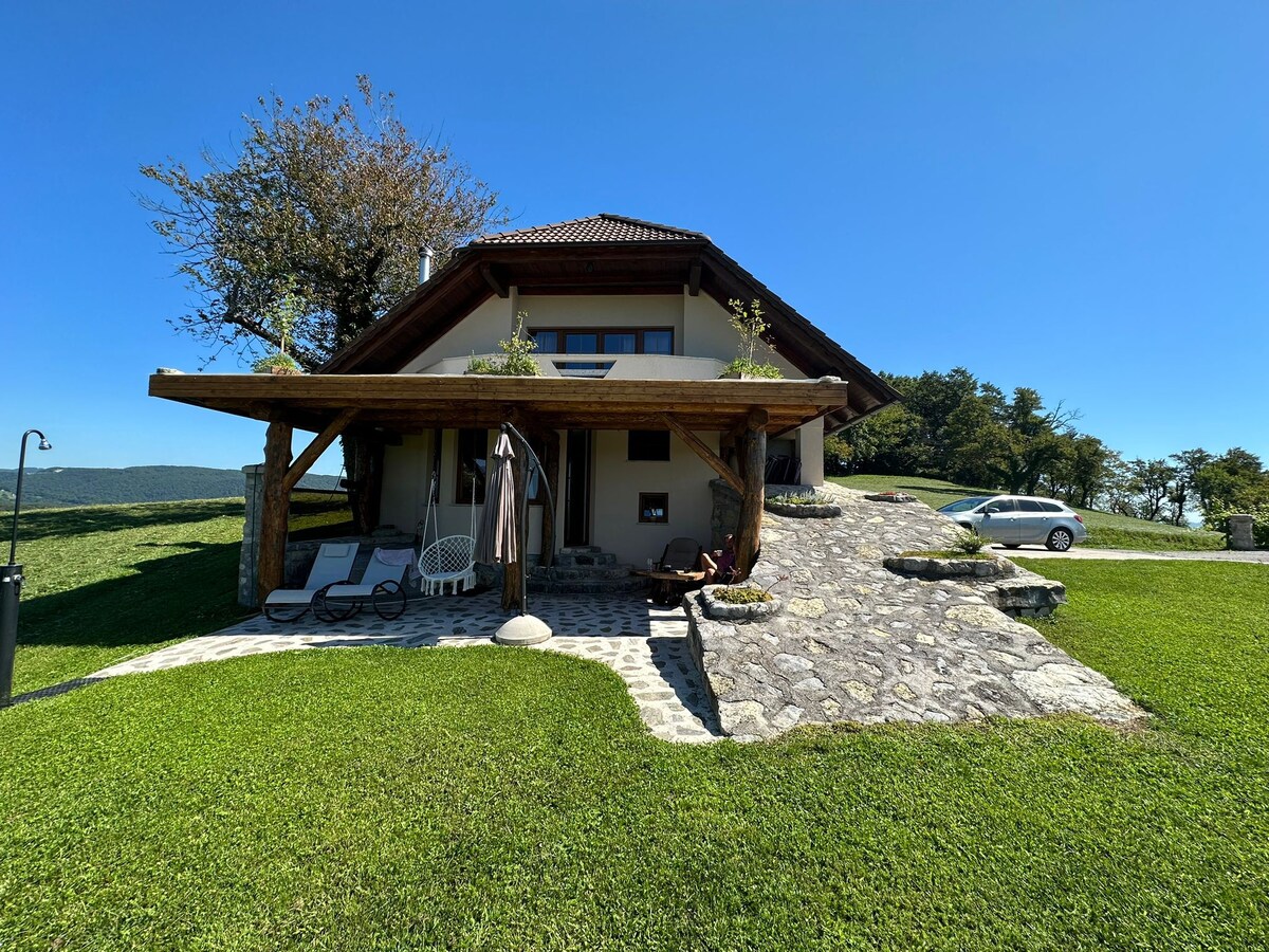 Vineyard Chalet With Jacuzzi and Sauna for FREE