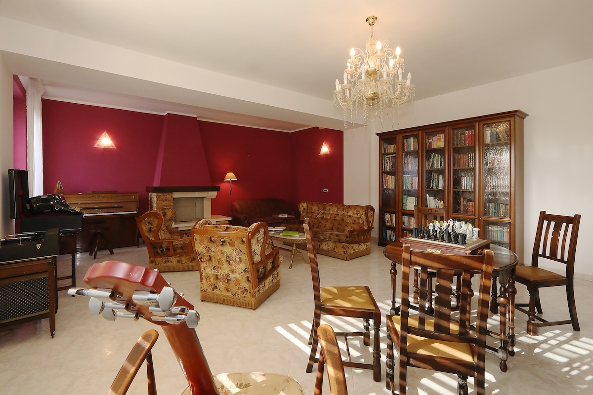 Double Ensuite Room In Villa (Pavona)