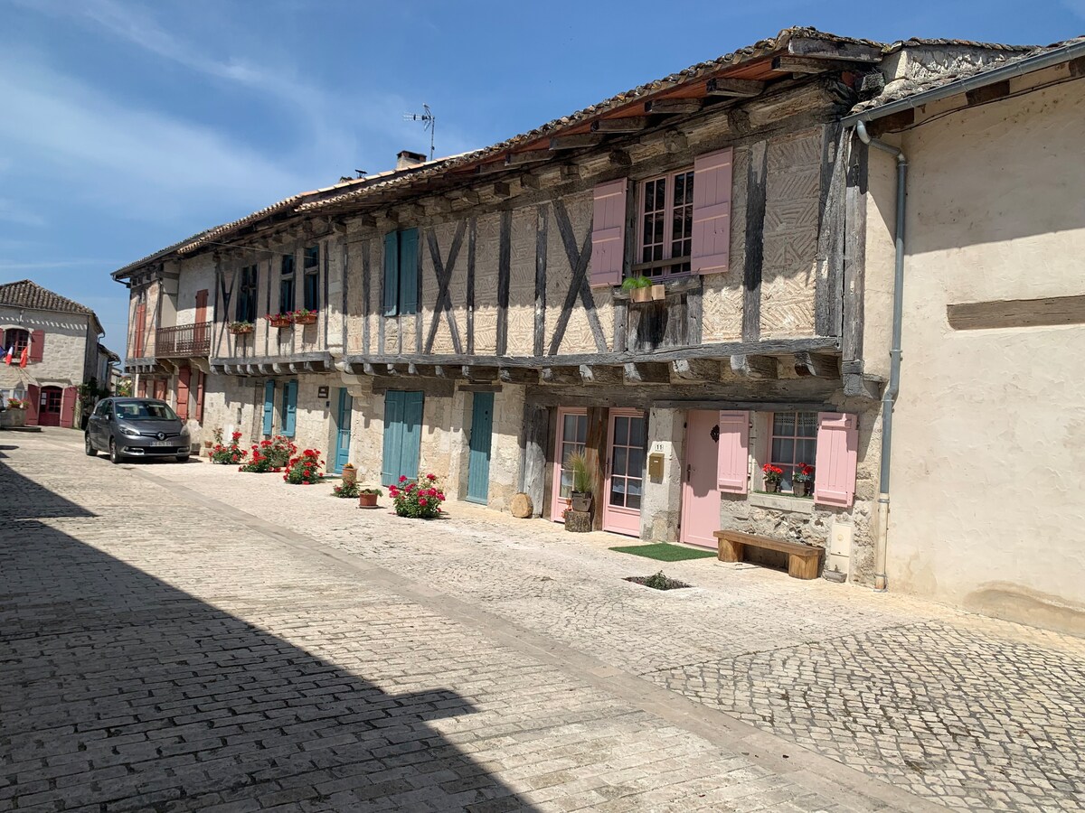 Gîte Oranis, maison dans le Quercy blanc à Montjoi