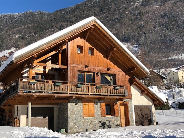 QUEIGE:UN APPARTEMENT COSY DANS UN CHALET SAVOYARD