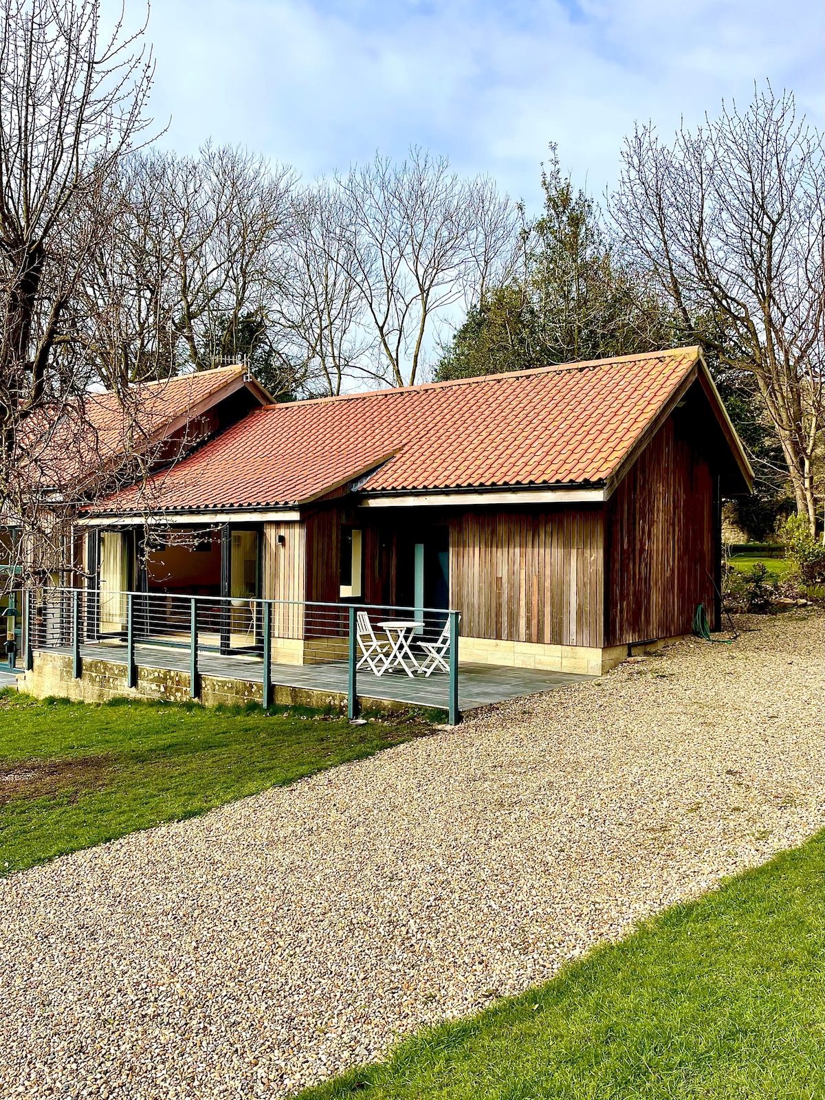 Stunning country cottage with sea views