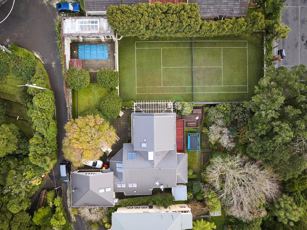 Premium four-five bedroom house with tennis court