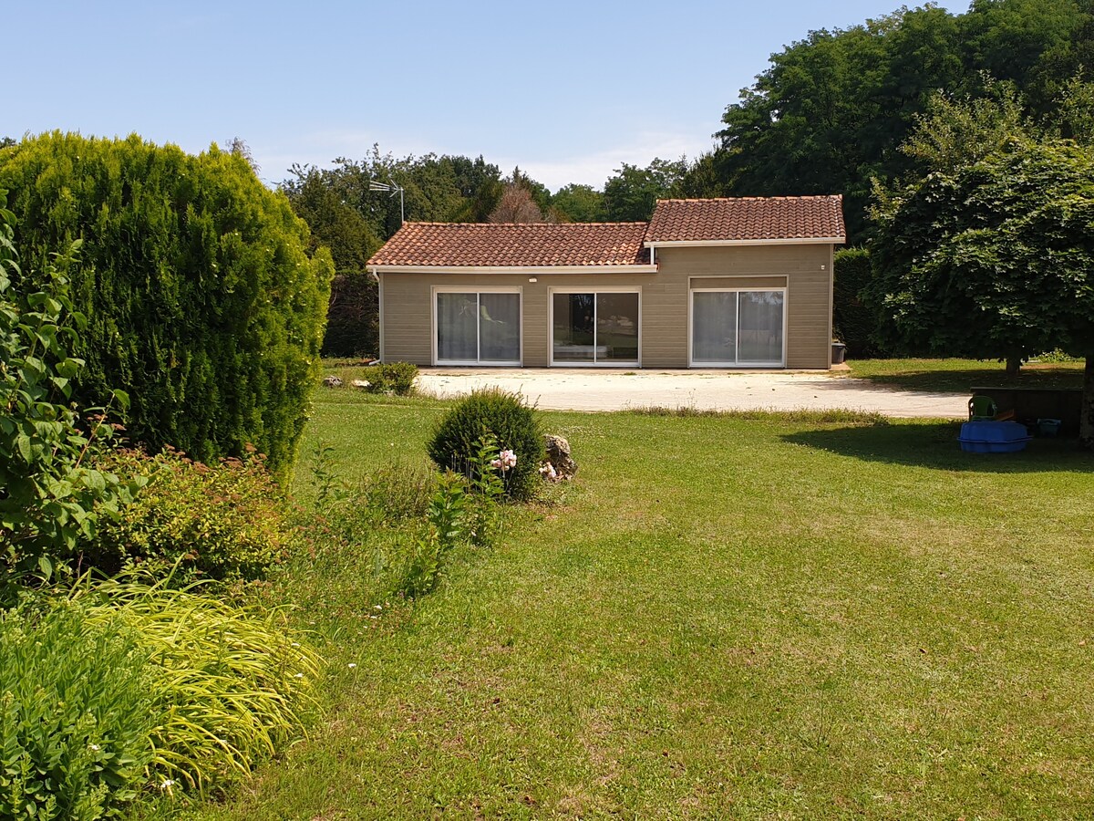 Maison indépendante sur grand terrain arboré