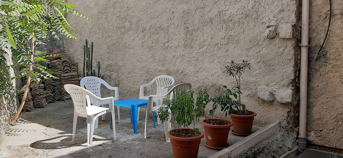 Casa Salamune,Calabria ionica, nel borgo di Crosia