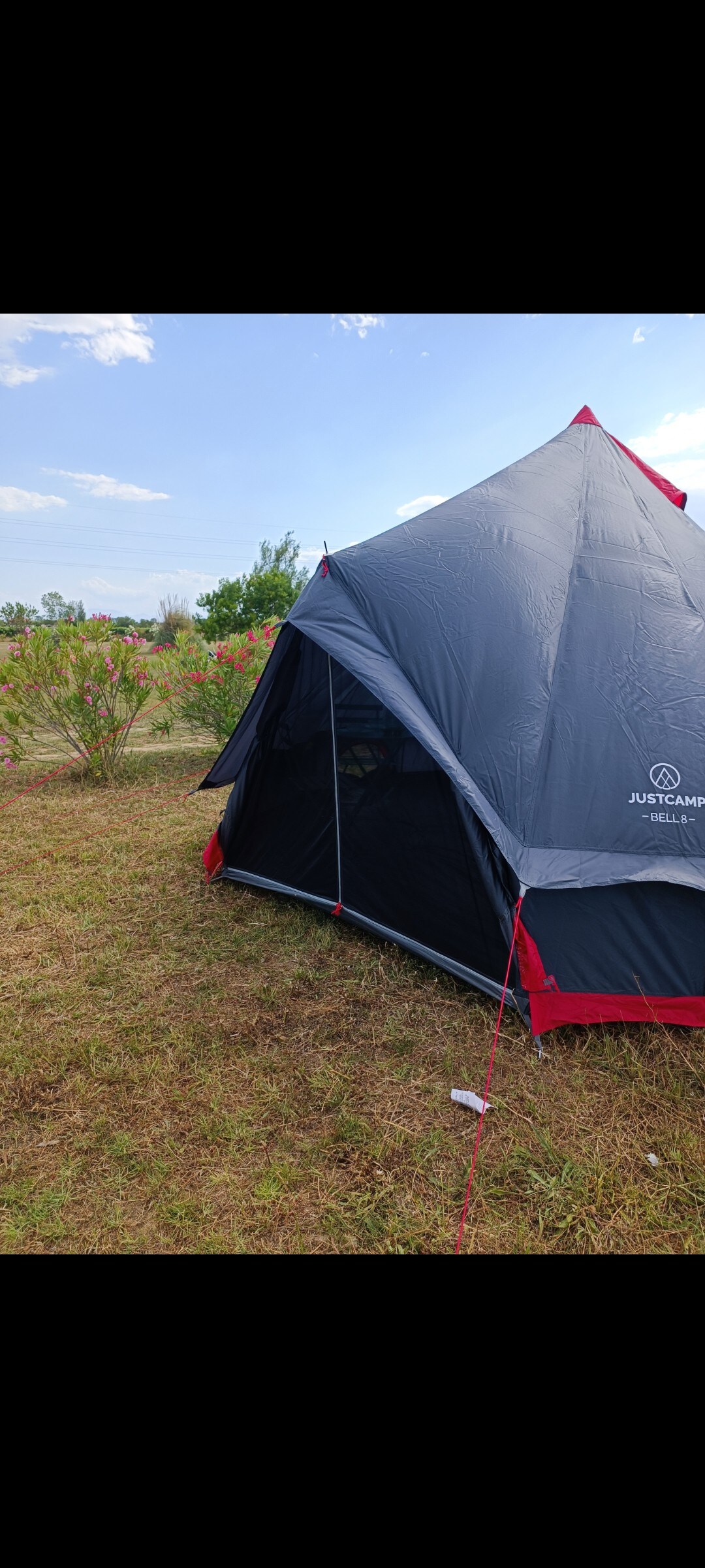 Tente semie équipée a la nuitée