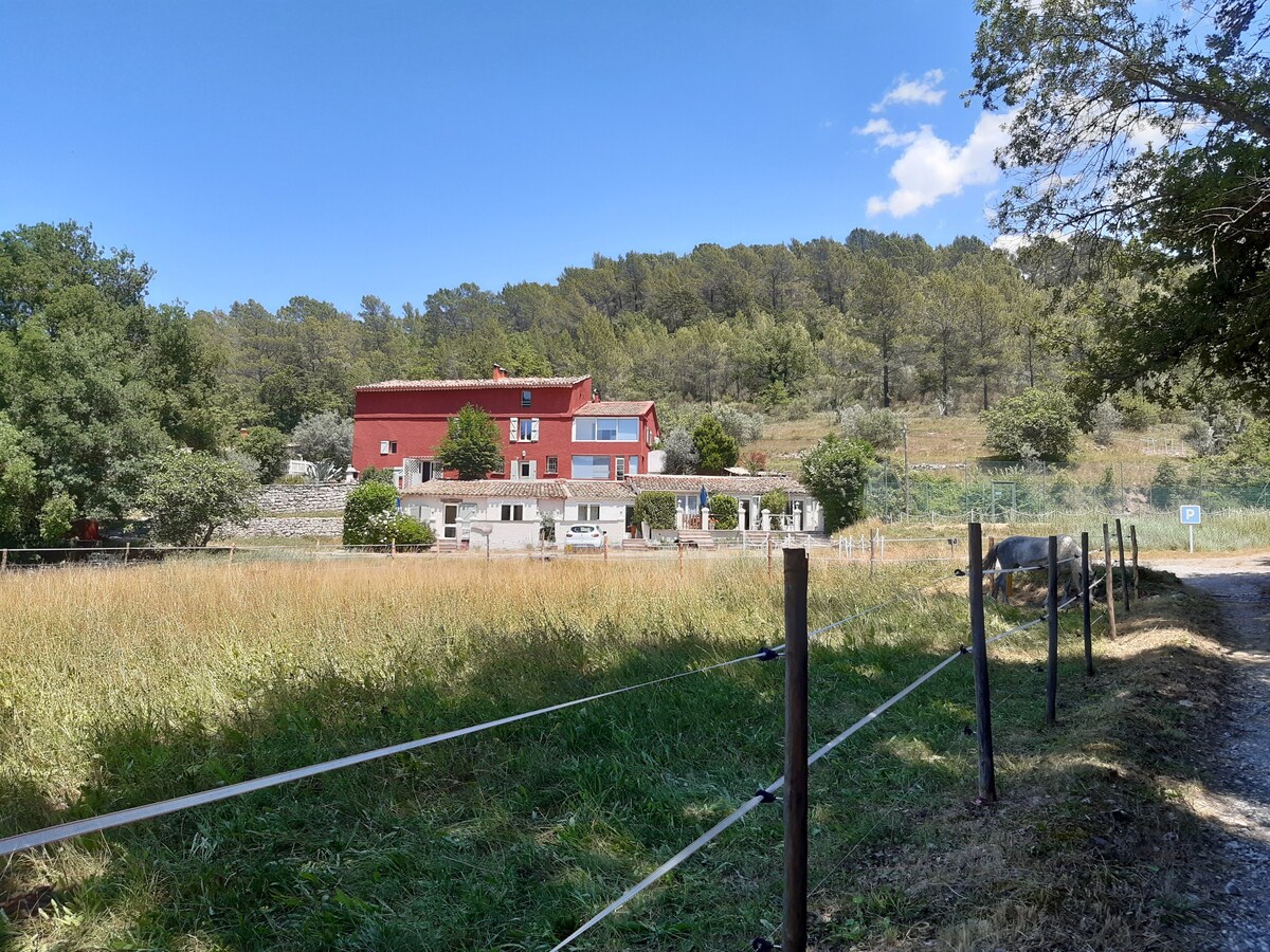 Gîtes " Les Lavandes  " La ferme de Manon