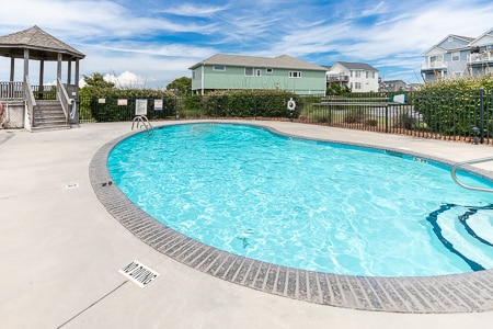 "Coastal Paradise" On the water w Pool, Kayak, SUP