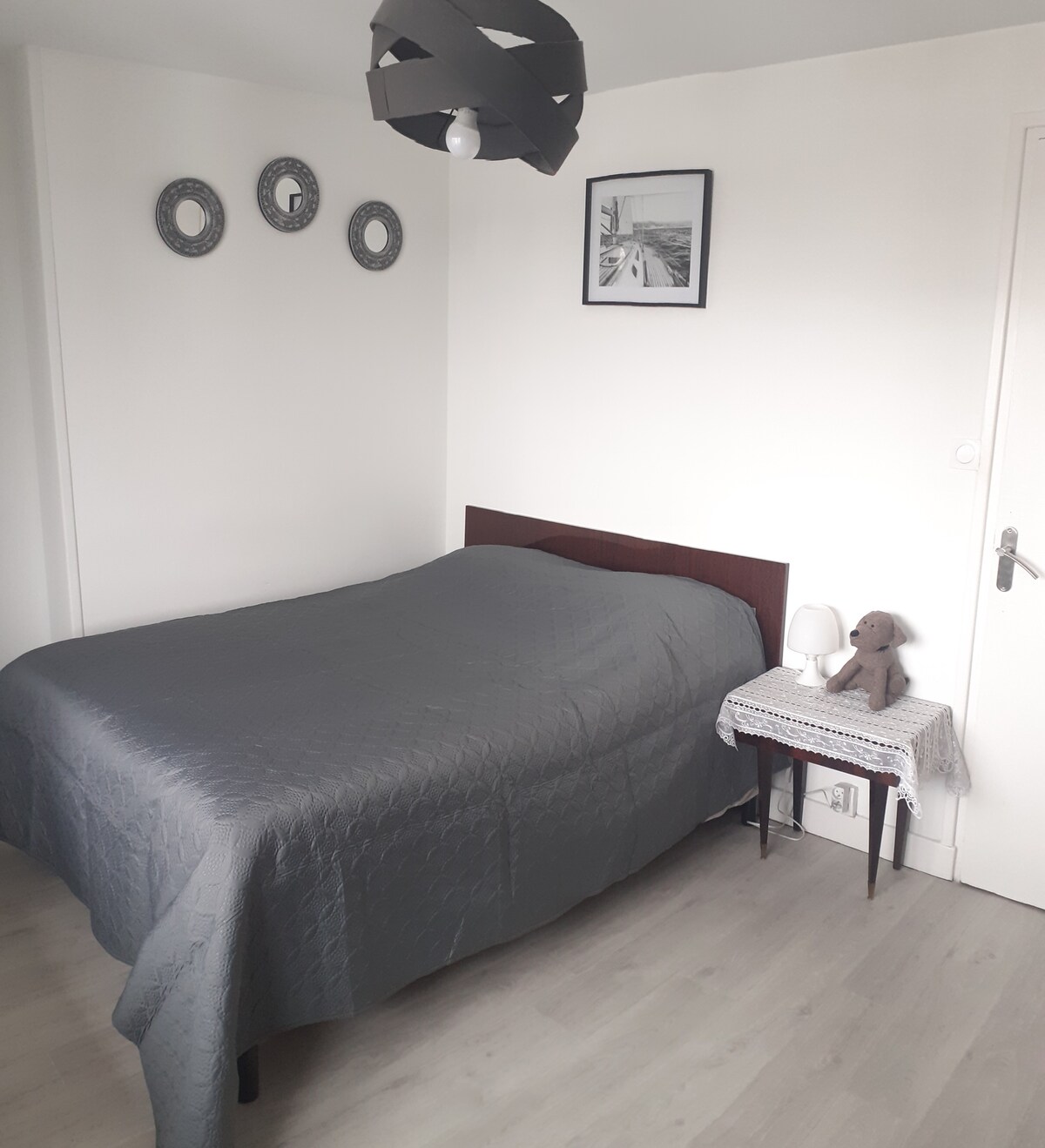 Calais, chambre dans appartement (sur le port)