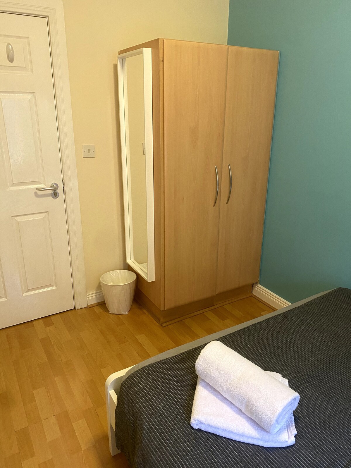 Superb Location Private Room In Dublin 8 R6