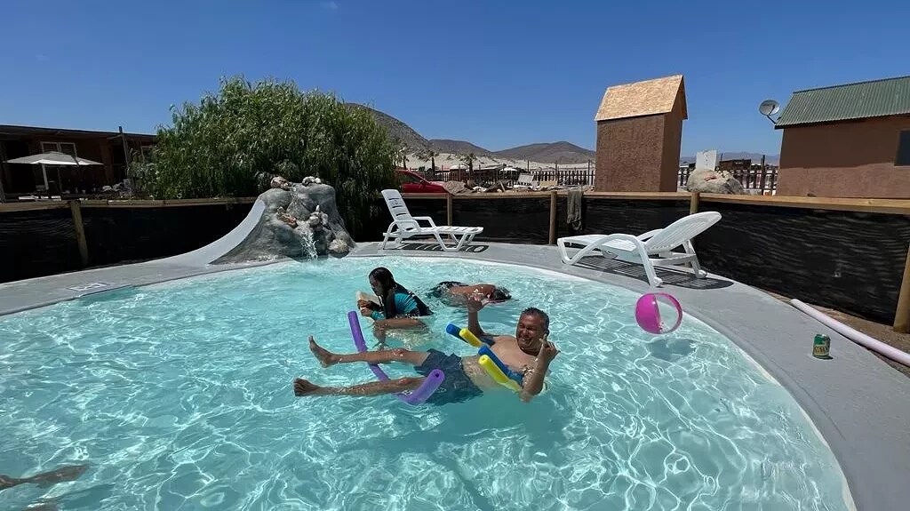 Cabañas frente a la Ola de Portofino,  Chañaral