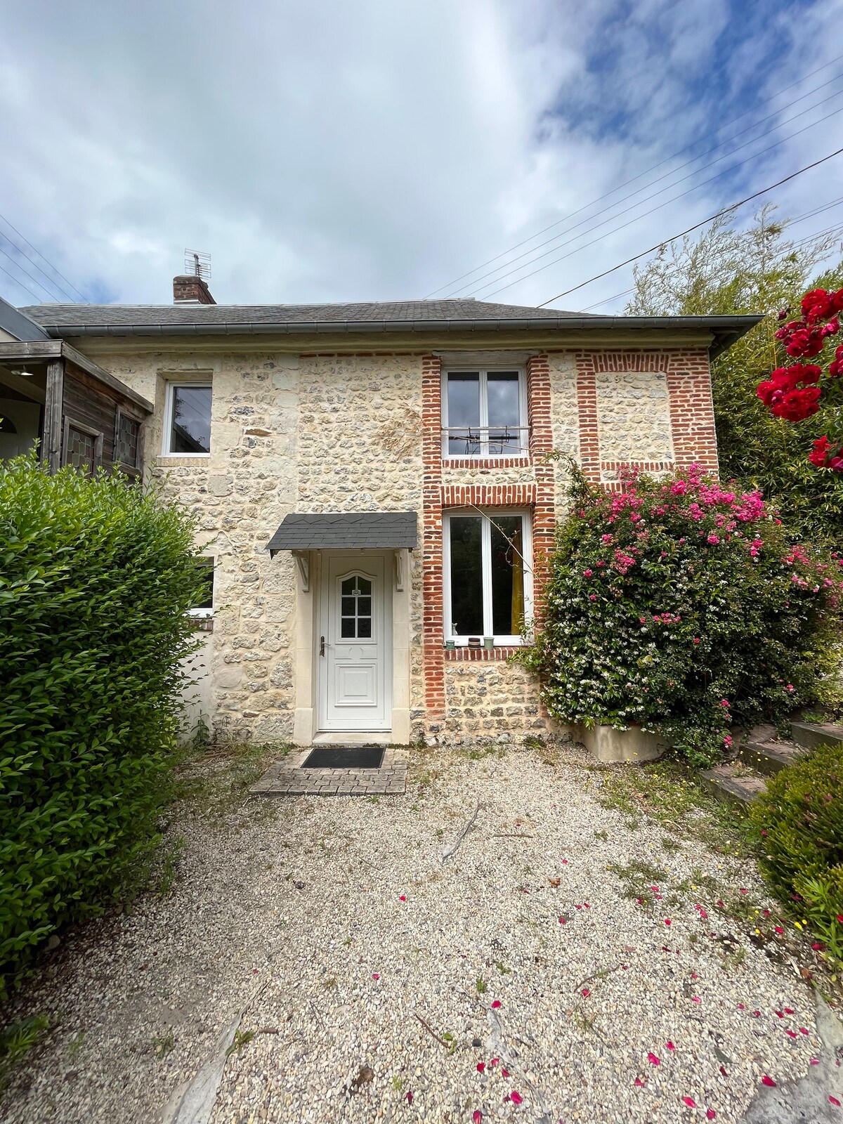 滨特鲁维尔（ Trouville-sur-Mer ）海边花卉小屋