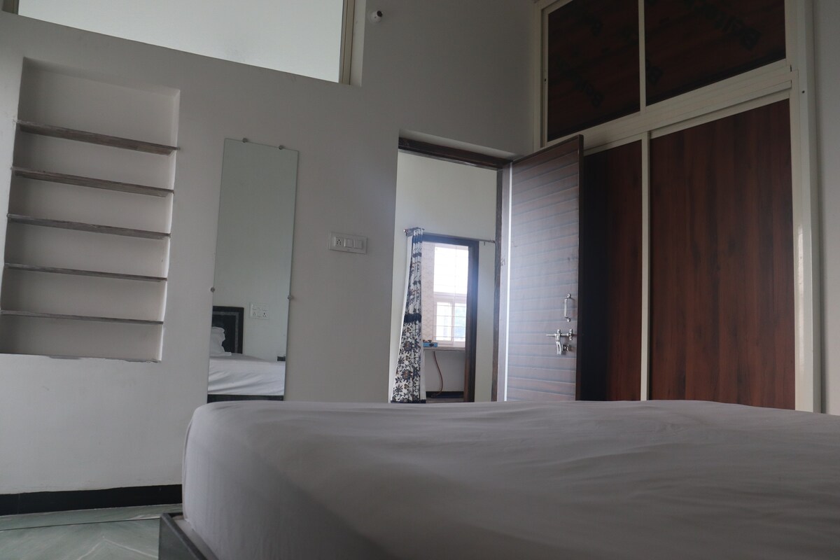 Sukhsagar Homestay Platinum公寓