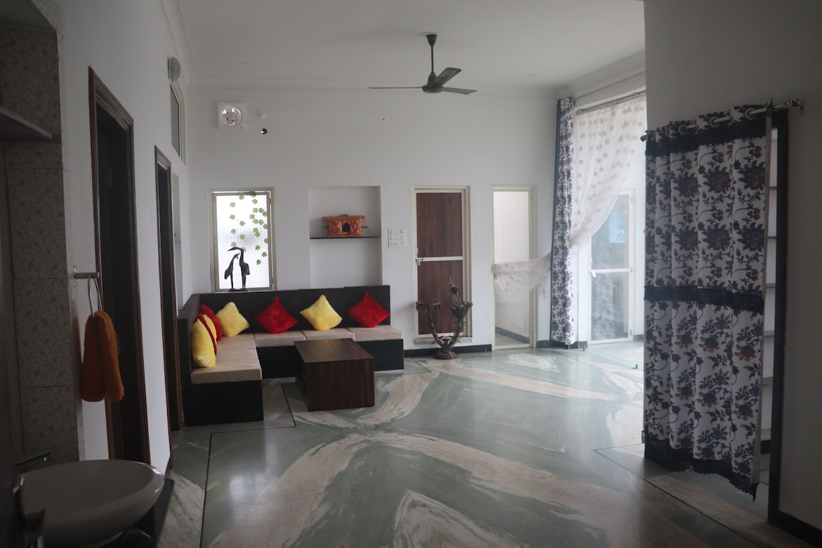 Sukhsagar Homestay Platinum公寓