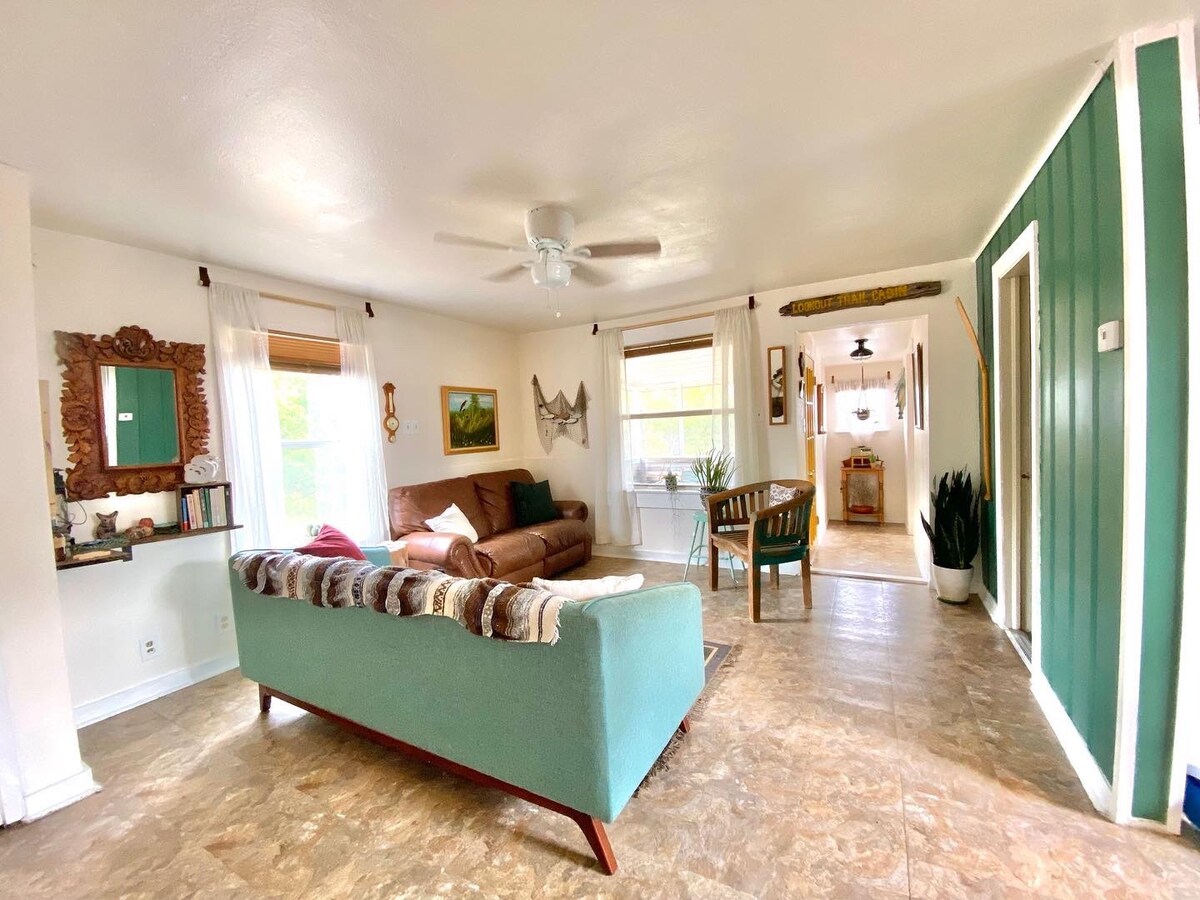 Lookout Trail Cabin on beautiful Lake Whitney cove