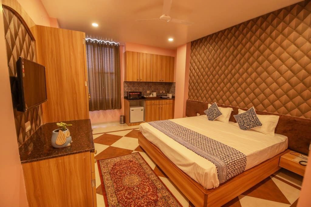 Large Double Bed Room W/Private balcony & washroom