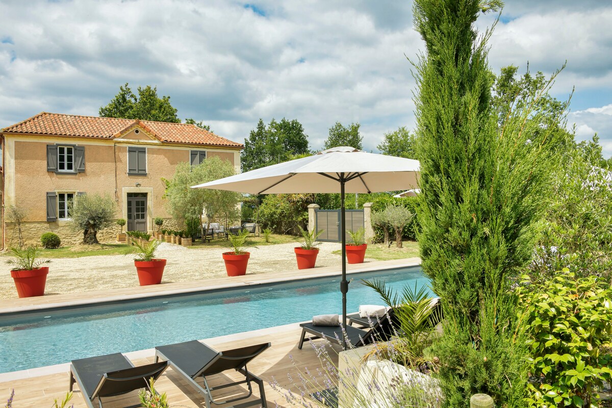 La Bastide 1767 au cœur des vignes avec piscine