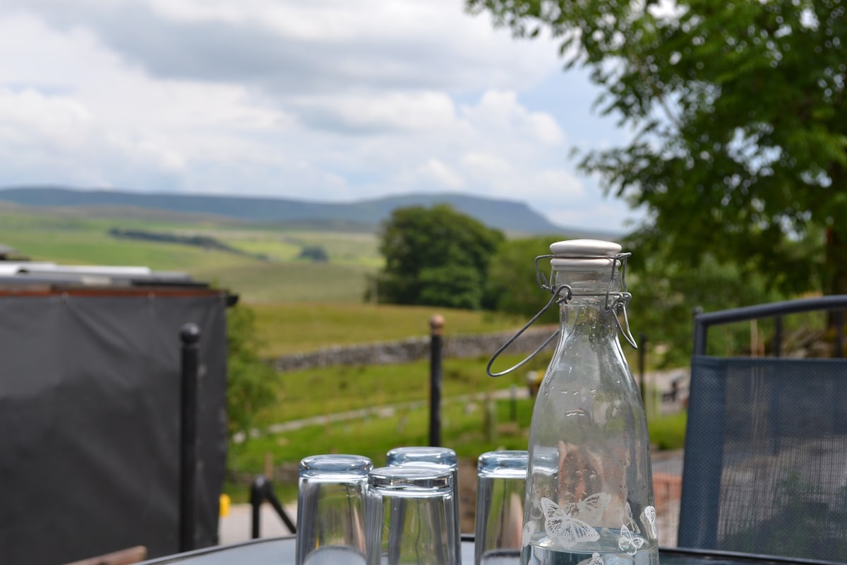 Ashes Farm - Ingleborough View Holiday cottage