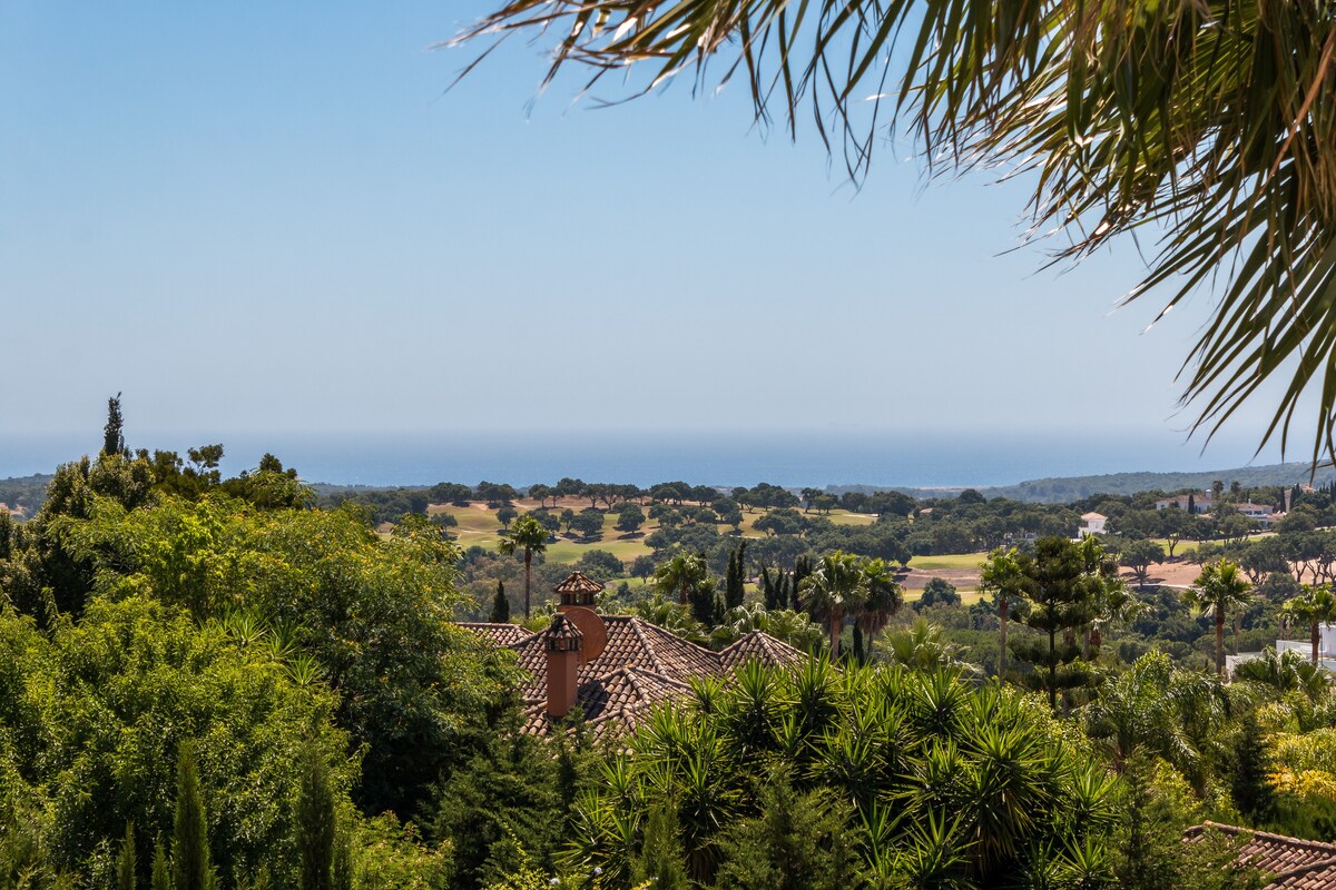 Stunning villa with spectacular views of the sea