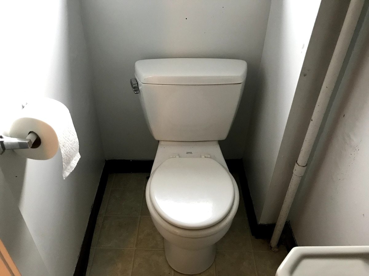 小房间和卫生间—无需支付干净费用！