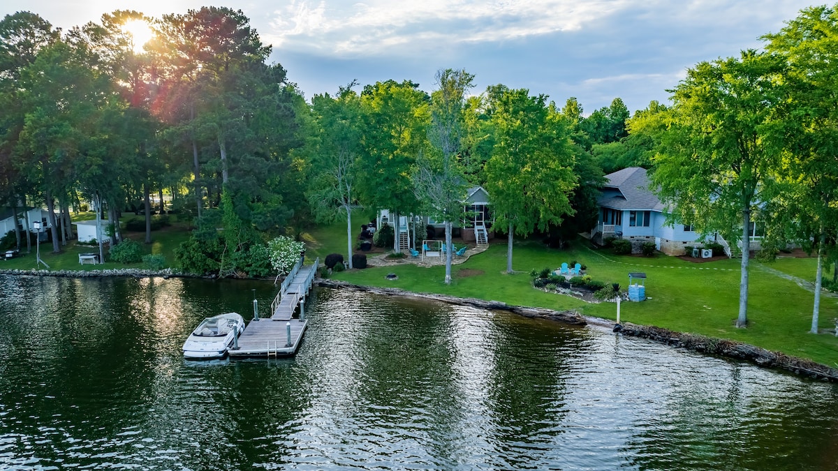 Lake Murray waterfront | 4BR | Dock | Firepit