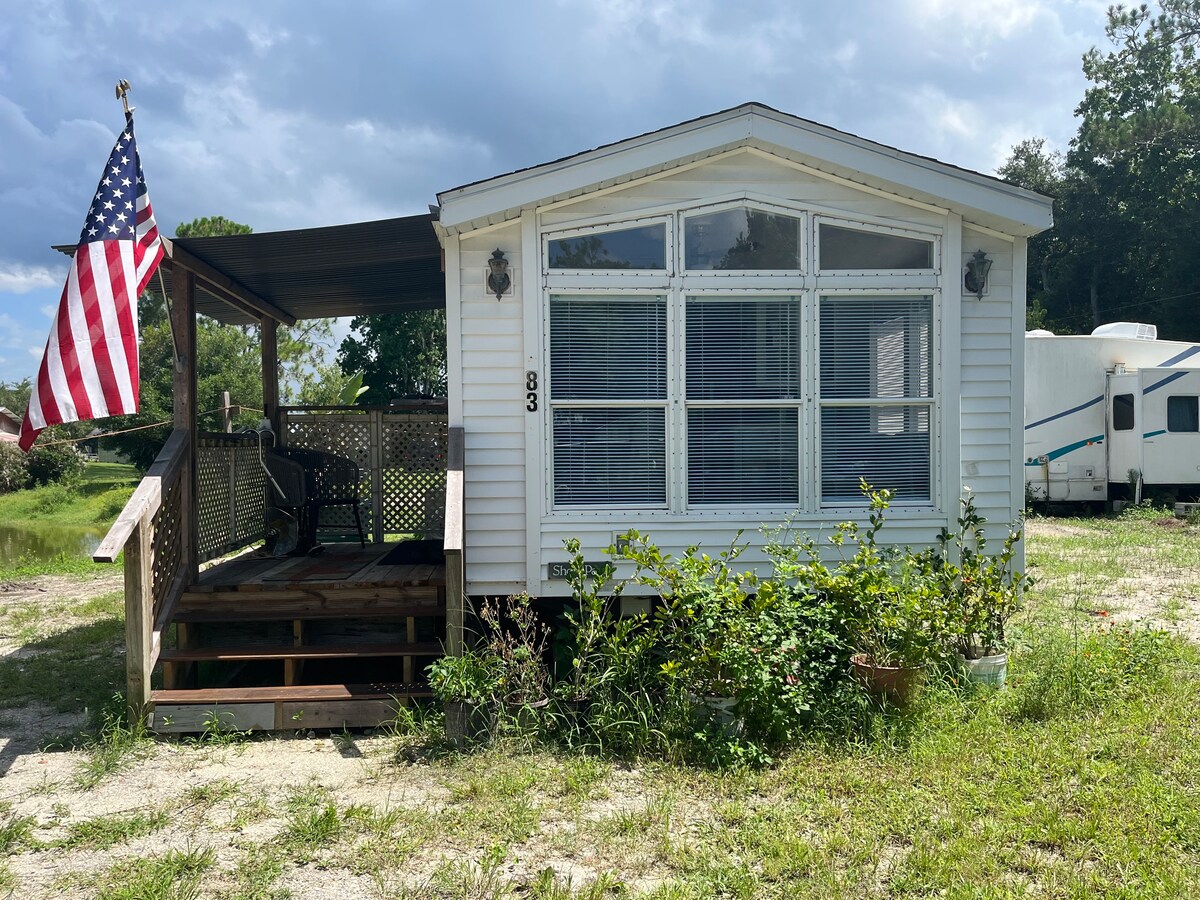 Entire Mobile Home 20 min from New Smyrna Beach