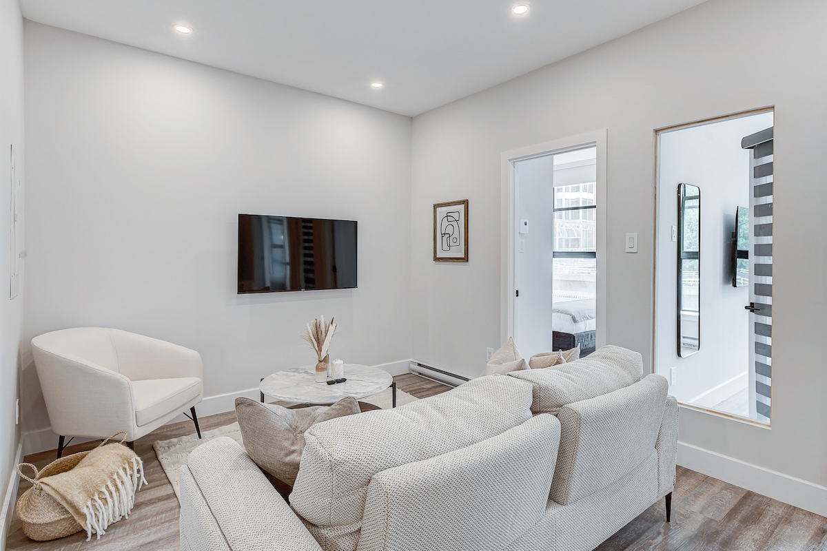 Stylish 2BR - with rooftop terrace Plaza St-Hubert