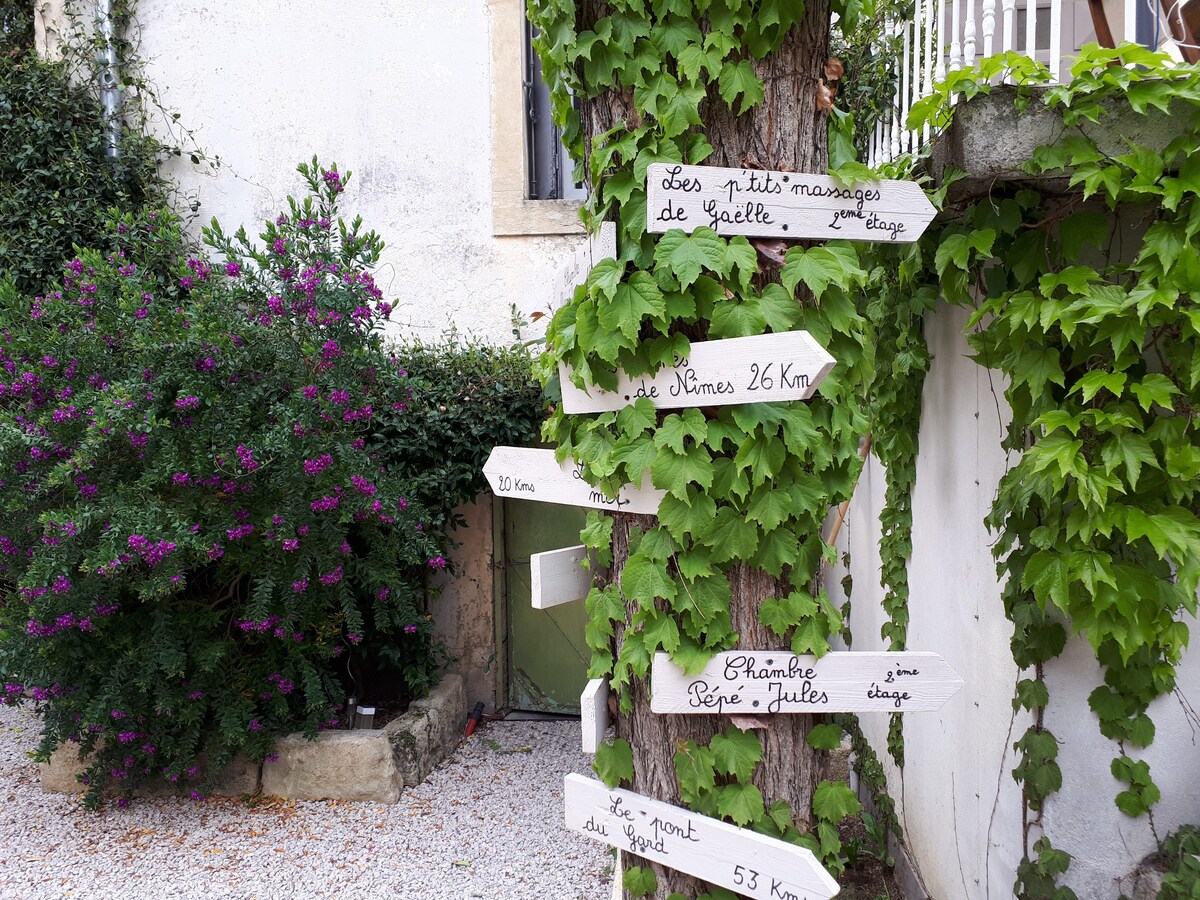 Élégante chambre indépendante cuisine d'été/bassin