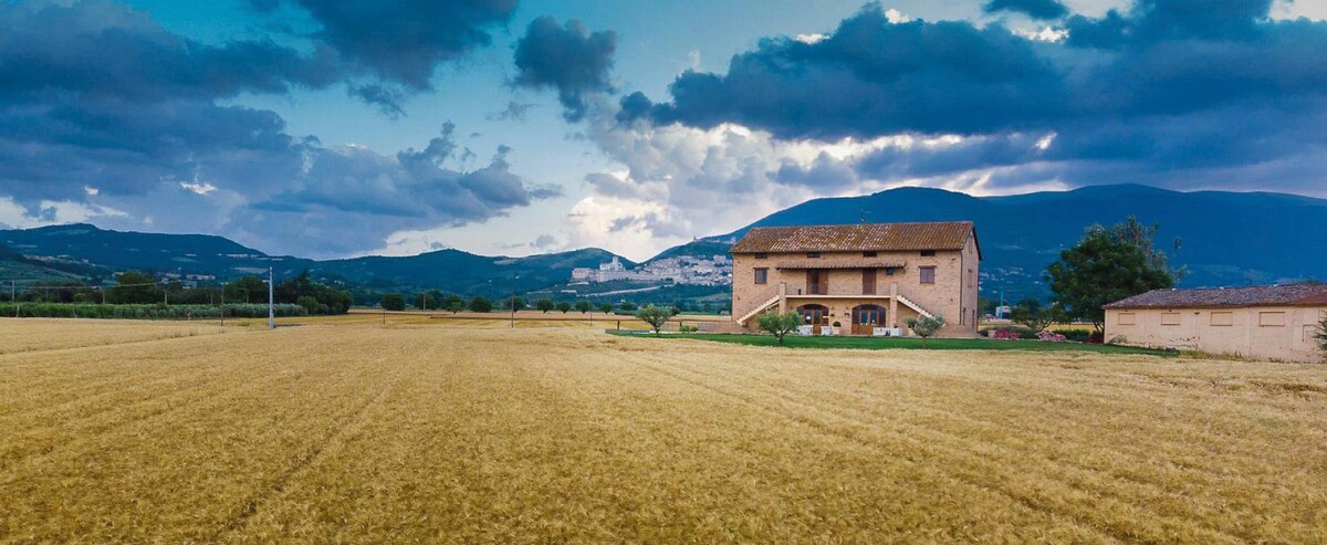 位于阿西西（ Assisi ）山脚下的农舍，可供两人入住