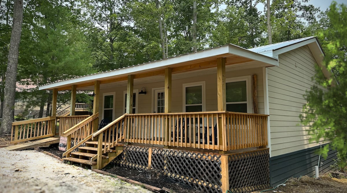 Brand new cabin in Daniel Boone National Forest