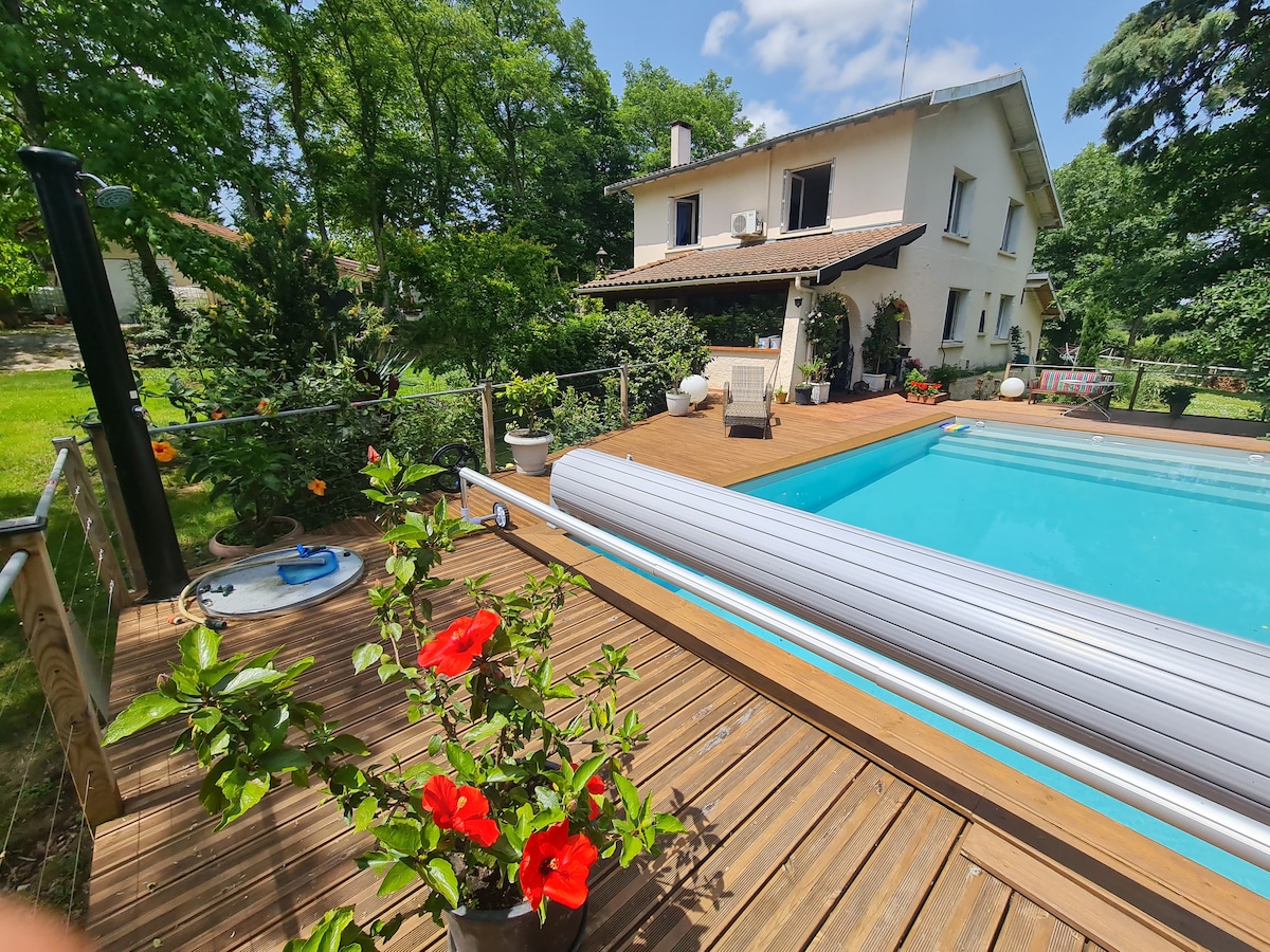 Agréable maison familiale avec piscine 8Pers