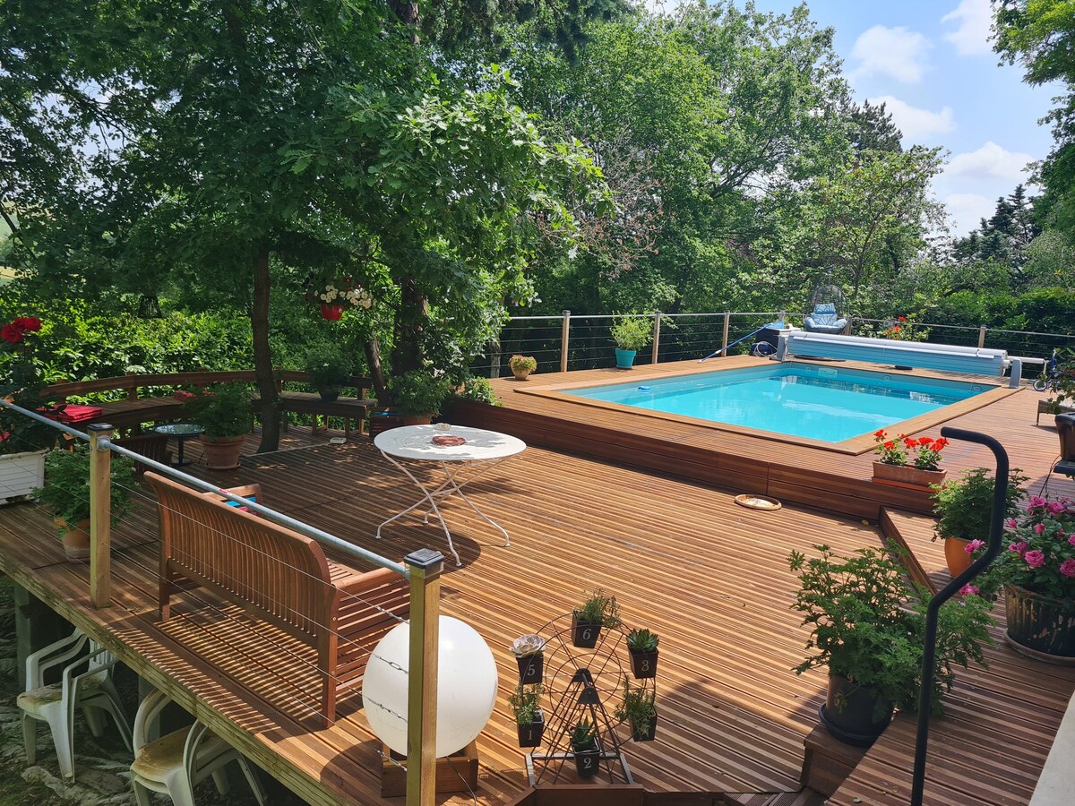 Agréable maison familiale avec piscine 8Pers