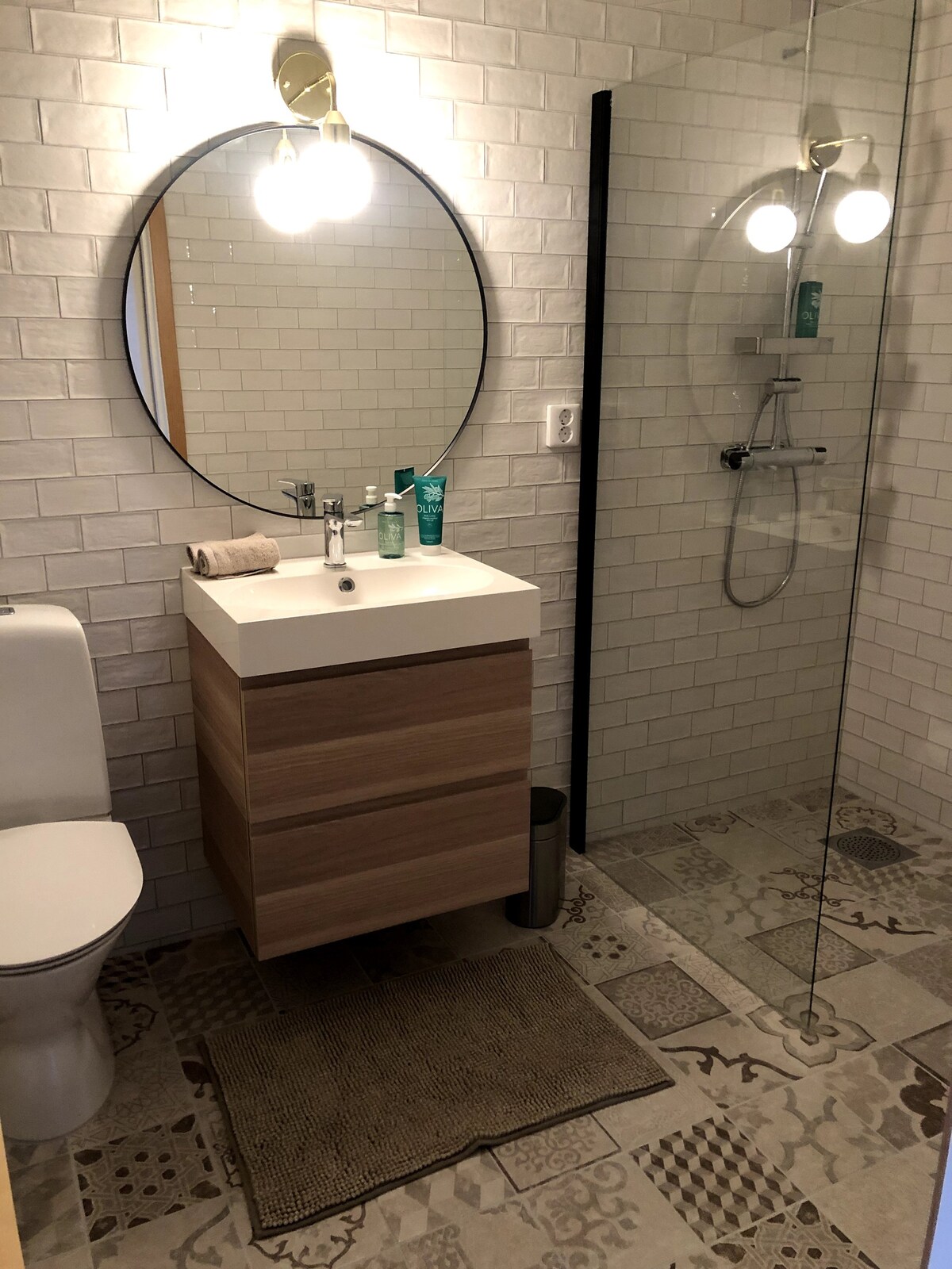 Nära Båstad/Torekov : 2 dubbelrum dusch, toalett