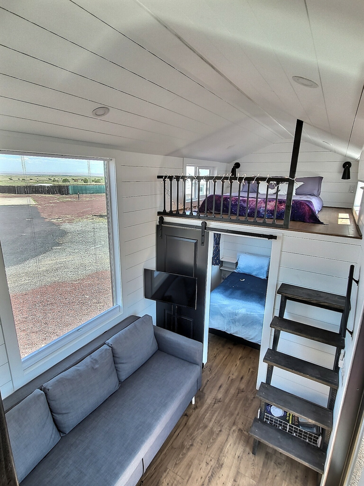 Stargazer tiny home with 2 lofts near Grand Canyon