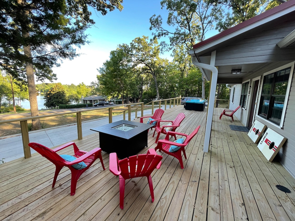 Lakeview Escape with private dock on Lake Holbrook