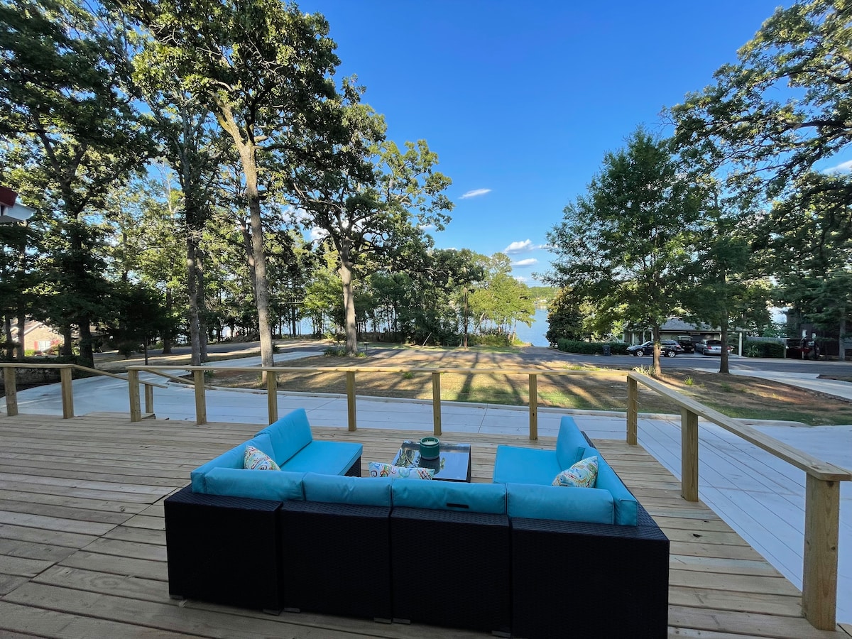 Lakeview Escape with private dock on Lake Holbrook