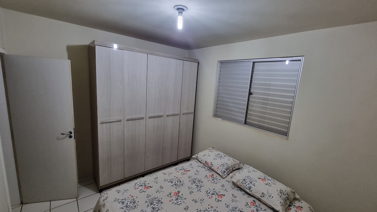 APARTAMENTO NO RES. ELIS REGINA COM 2 QUARTOS