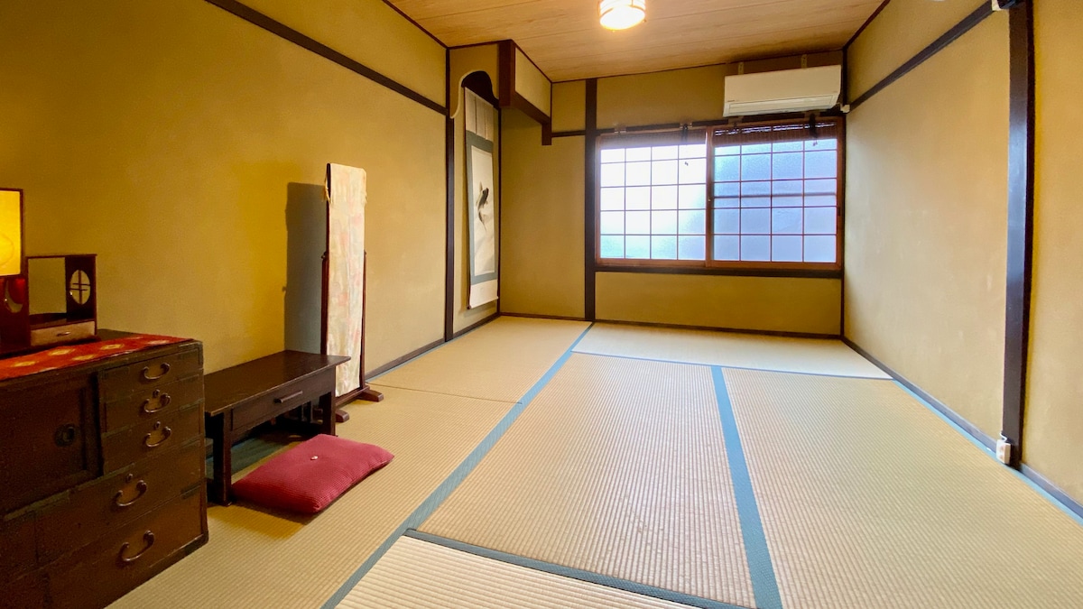 A townhouse over 100 years old! 【2 pax,2F】