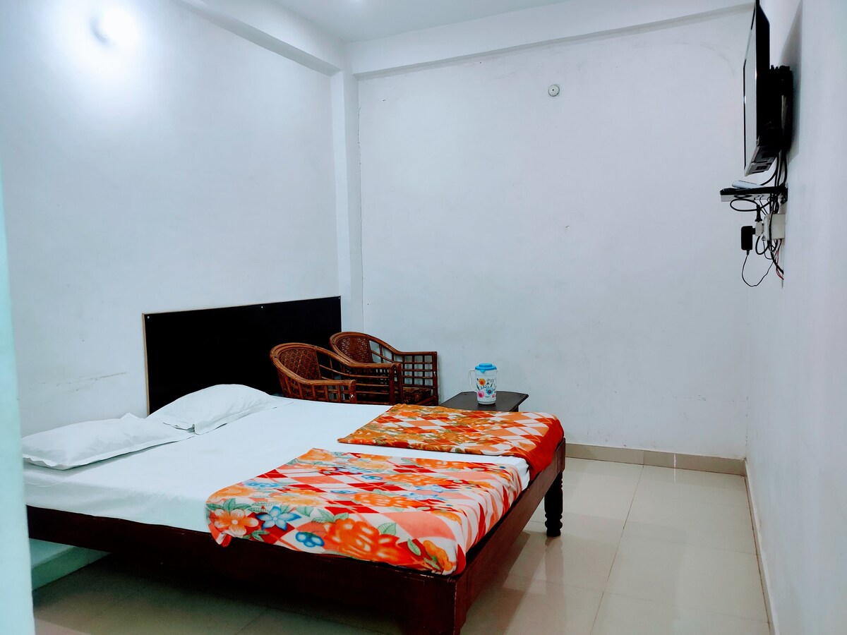 Kumbh Prayag Guest
House By WB Inn