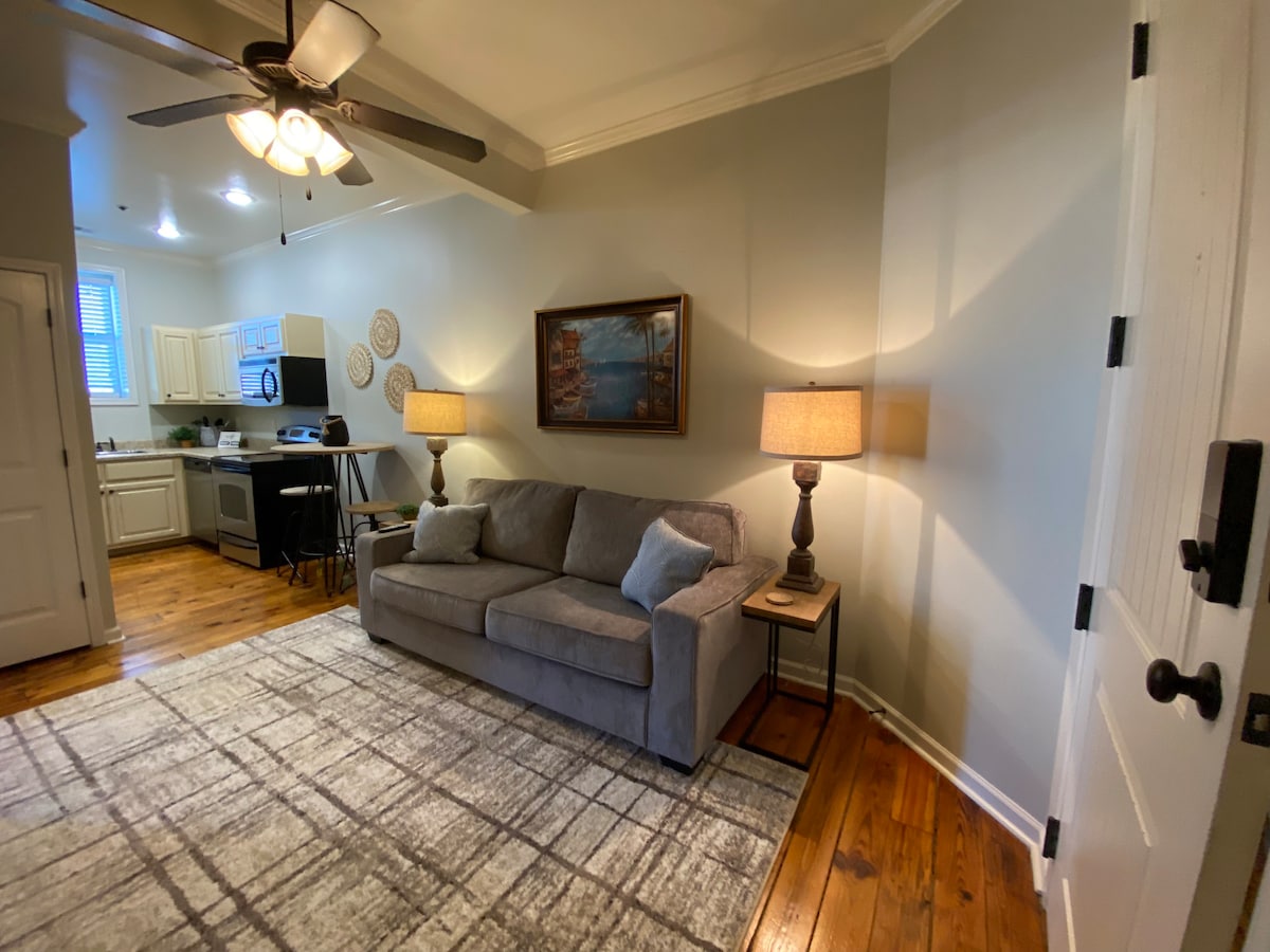 Amazing suite nestled in downtown Corinth